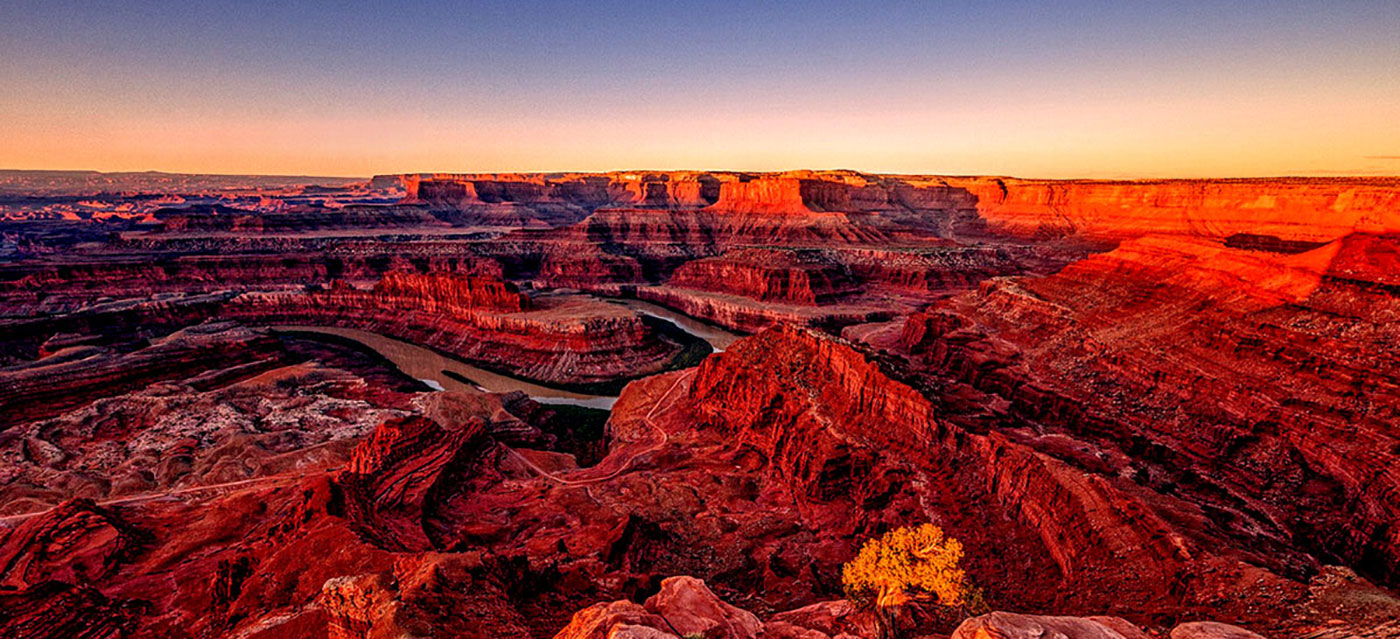 Ni ŝatas Ofertajn Kolorajn Solvojn